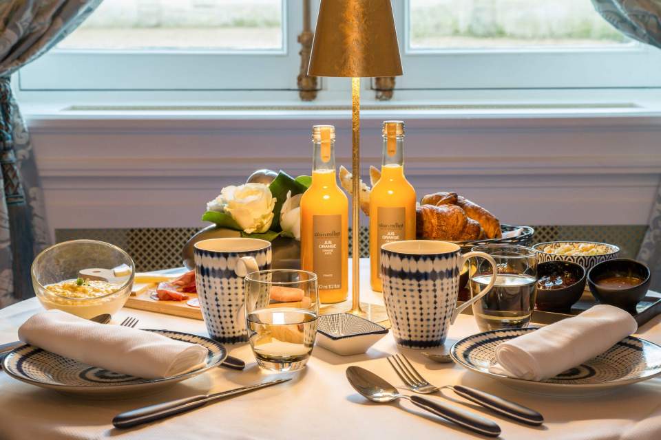 Petit Déjeuner à l'Hotel de charme autour de Poitiers, Vienne · Château de Dissay