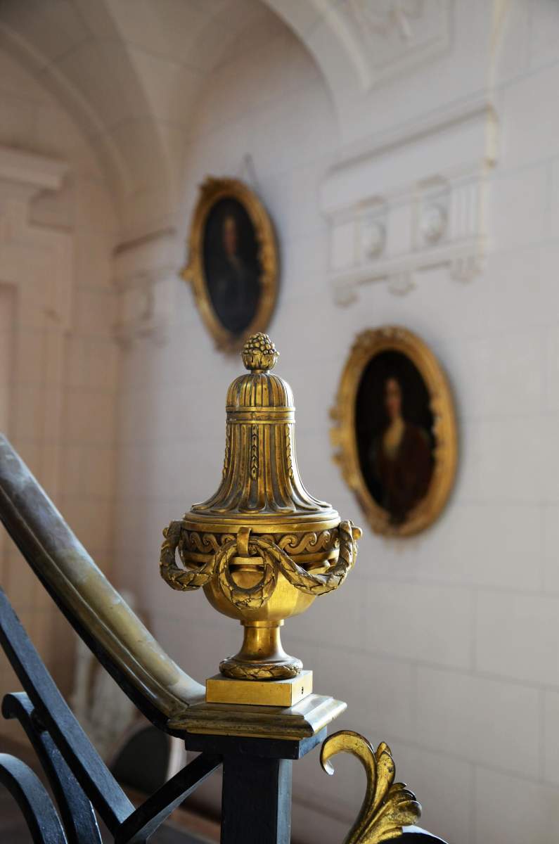 Escallier Chateau Séminaire proche Poitiers · Séminaire &amp; Réunions · Château de Dissay